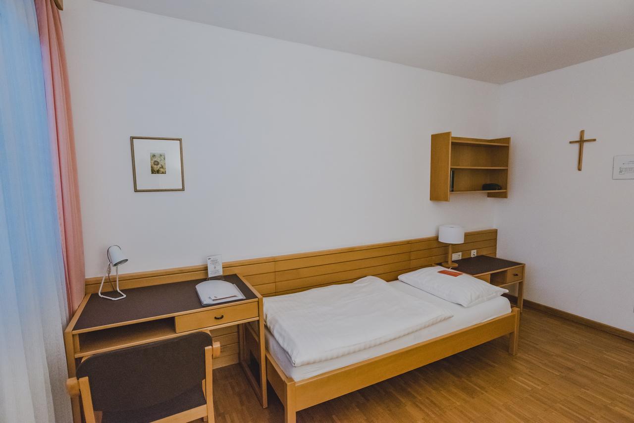 Bildungshaus St. Hippolyt Hotel Sankt Poelten Kültér fotó